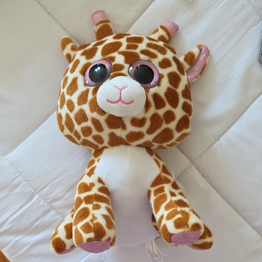 💚5/$20💚 Giraffe Plush Toy - Brown and White
